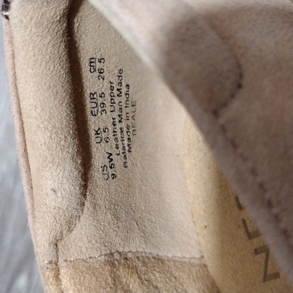 Naturalizer tan suede loafers with python print leather trim. Size 9.5 Wide - Picture 11 of 14